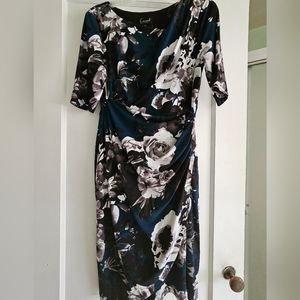 Connected apparel Flowered dress